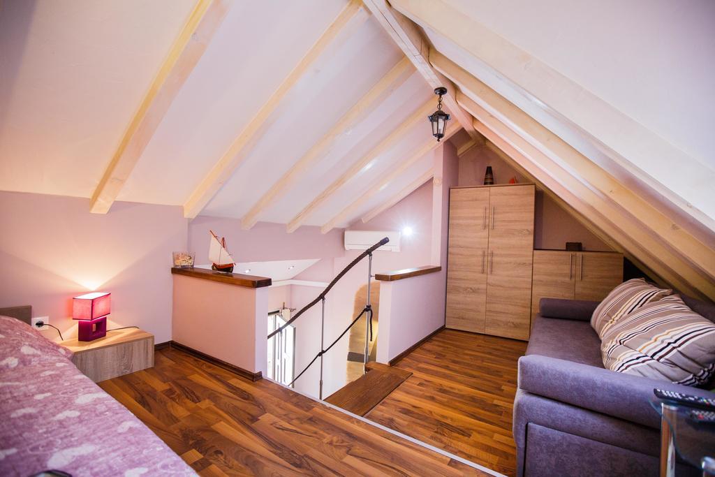 Studio Apartments Bonaca Спліт Екстер'єр фото