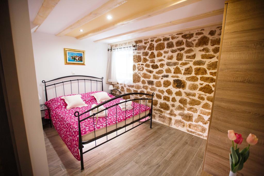 Studio Apartments Bonaca Спліт Екстер'єр фото